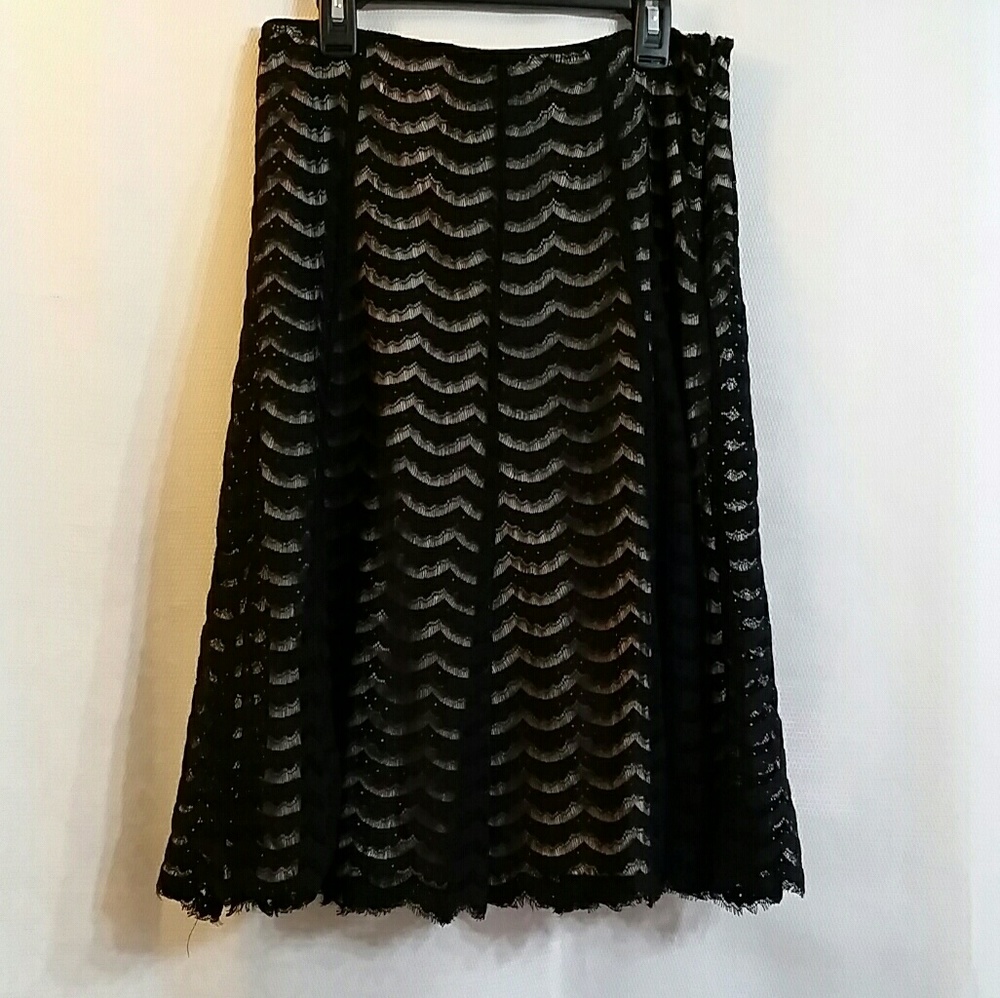 Apt 9 black and tan lace skirt